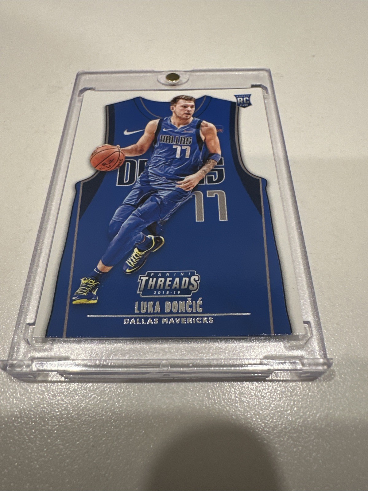 2018-19 Panini Threads Luka Doncic RC Rookie Card #141