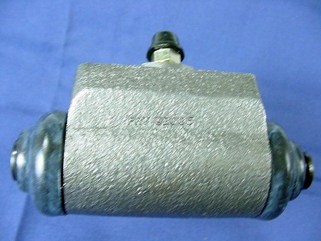 Cilindro de rueda de freno para 89 Yorker Daytona Lancer Shadow Spirit TRASERO Foto 2 de 3