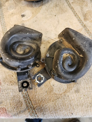67 68  & 71-73 Mustang Cougar Horn Assembly Pair - LH & RH - FoMoCo