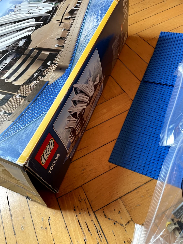 Lego 10234 Sydney Opera House, usato, set completo, scatola originale, manuali - Immagine 2 di 4