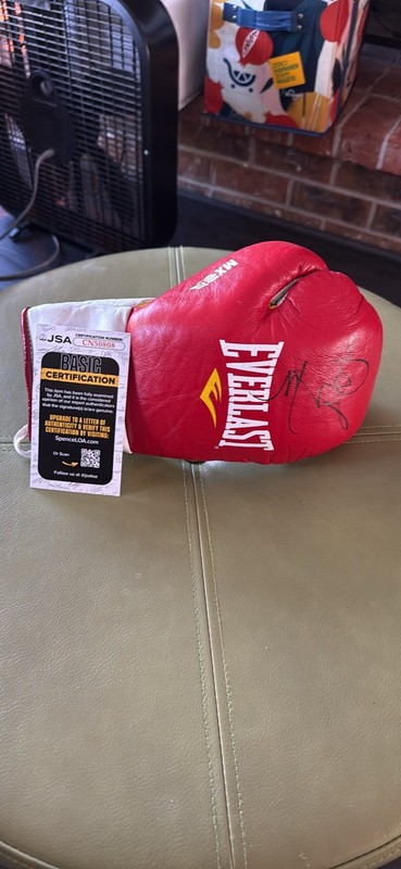 MIGUEL COTTO SIGNED AUTOGRAPH EVERLAST  BOXING GLOVE JSA COA BOXER CHAMPION HOF