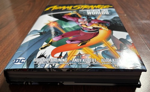 Adam Strange: Between Two Worlds - Edición Deluxe Tapa Dura DC Comics 2023 - Imagen 4 de 7