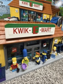 LEGO 71016 The Simpsons Kwik-E-Mart 100% Complete- W/ Manual & Box Excellent
