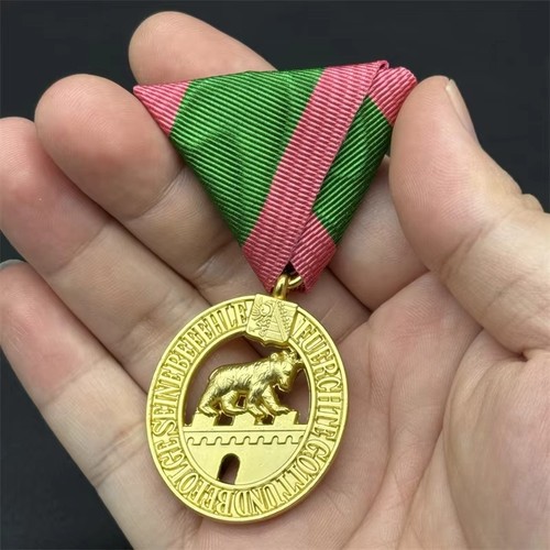 Exquisita Medalla de Oso Anhalt Nivel Caballero Réplica Vintage Aleación Metal Insignia - Imagen 2 de 5