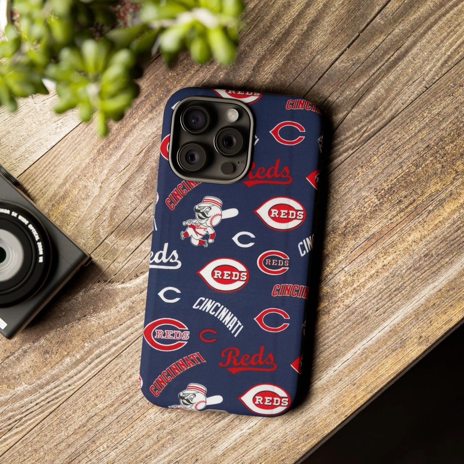Cincinnati Reds Apple iPhone Cases