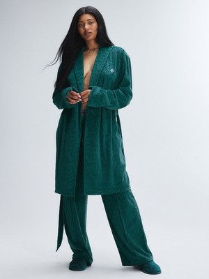 Savage X Fenty SIGNATURE SCRIPT VELOUR ROBE Unisex Size Medium