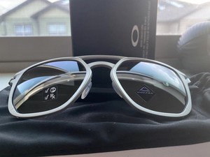 oakley latch alpha polarized