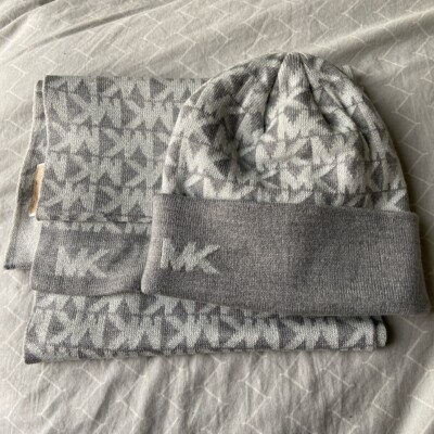 michael kors scarf and hat silver/grey set UK - Main Image