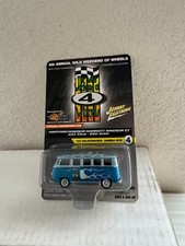 Johnny Lightning The Wild Weekend of 4 Wheels 65 Volkswagen Samba Bus D68