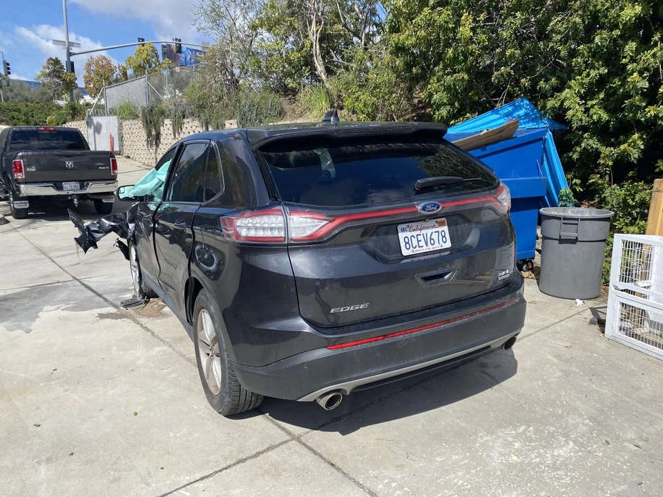 Used Left Quarter Glass fits: 2018 Ford Edge privacy tint chrome moulding Left G - Image 3 of 4
