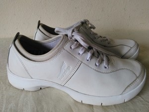 dansko lace up shoes