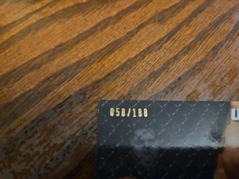 2013 Topps UFC Knockout Fighter-Worn Relic Insert Card #58/188 Joe Lauzon #KR-JL - Image 4 of 4