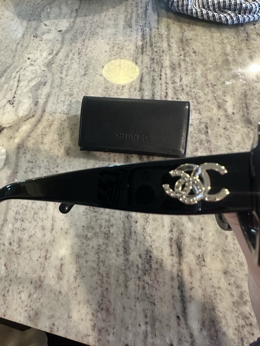 CHANEL 5469-B Oval Black Plastic Sunglasses Gray Lens Designer