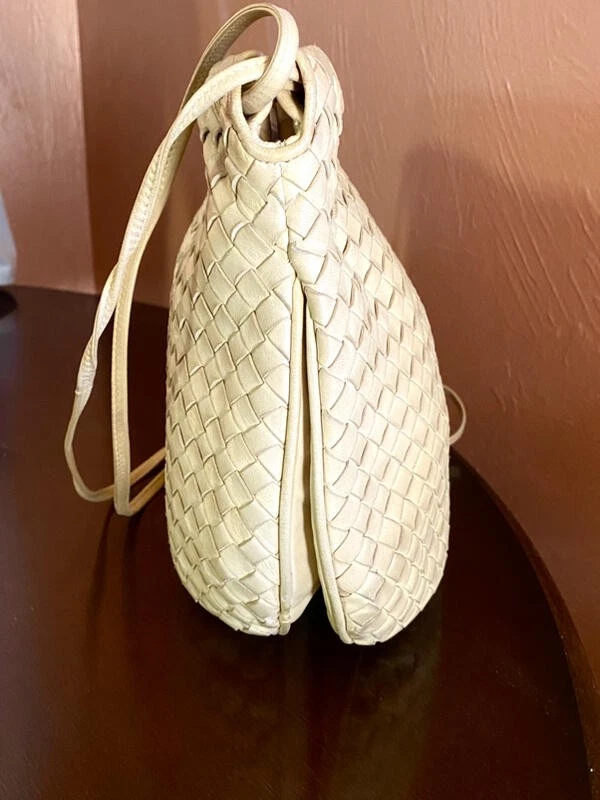 Bolso de hombro vintage Bottega Veneta beige cálido Intrecciato Foto 3 de 4