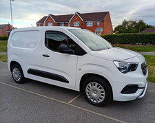 2020 Vauxhall Combo 2300 Sportive Diesel Van-Based MPV 1.5 D FW 1499cc 75KW102HP