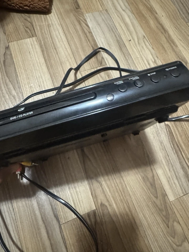 Reproductor de DVD compacto GPX D200B con cables AV - medios retro no probados Foto 3 de 4