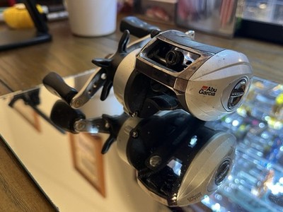 Abu Garcia Silver Max SMAX2 Baitcast Reel 6.4:1 6BB Metal Silver Black