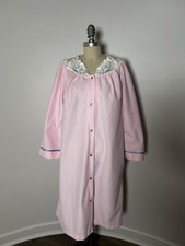 VTG Fleece Housecoat Robe Embroidered Satin Collar Snap Front Retro Loungewear
