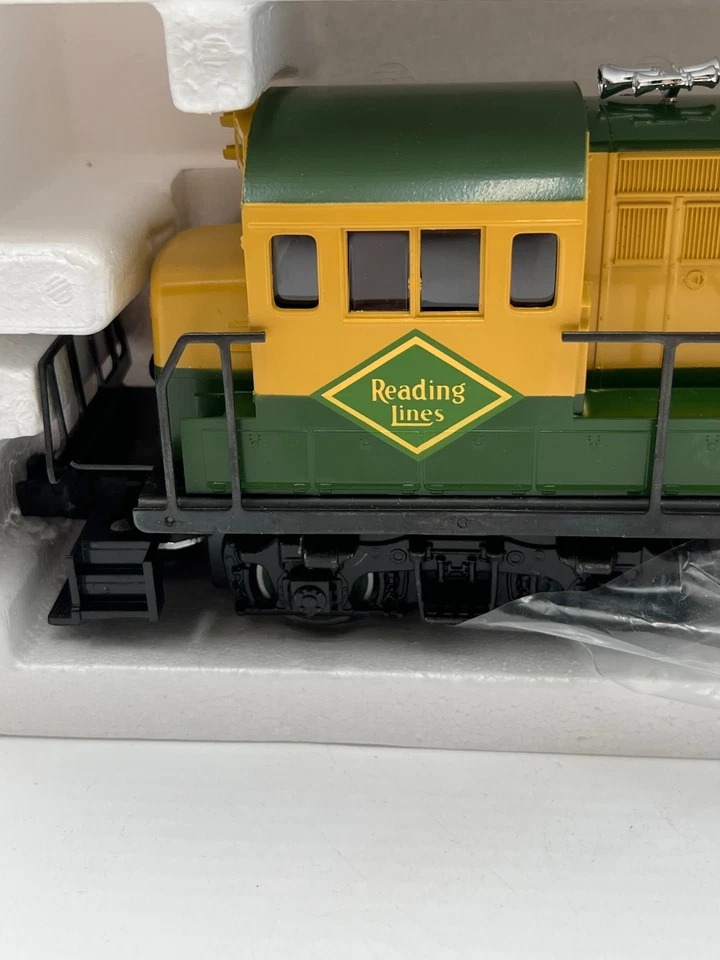 NEW Lionel 6-8962 Reading U36B Diesel Locomotive Bee Line Service NIB O Gauge - Image 3 of 4
