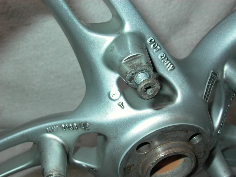 Масляная головка заднего колеса BMW R1150R 5 с пятью спицами обод 5X17 R1100S R1150RS R1150RT - Изображение 3 из 4