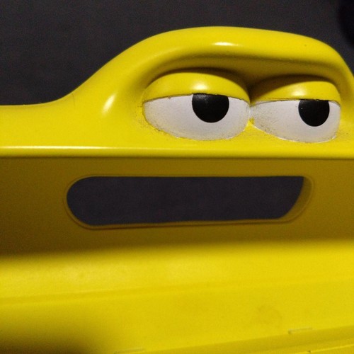 Beats by Dr.Dre Speaker Stand Pill Dude Yellow From JPN Rare Color - Picture 15 of 15