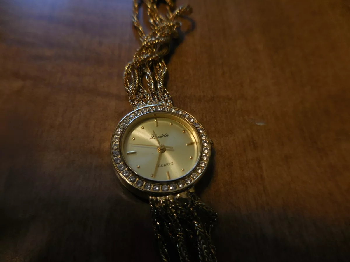 Vintage Pretty Ladies Lucida Quartz Watch Does not work