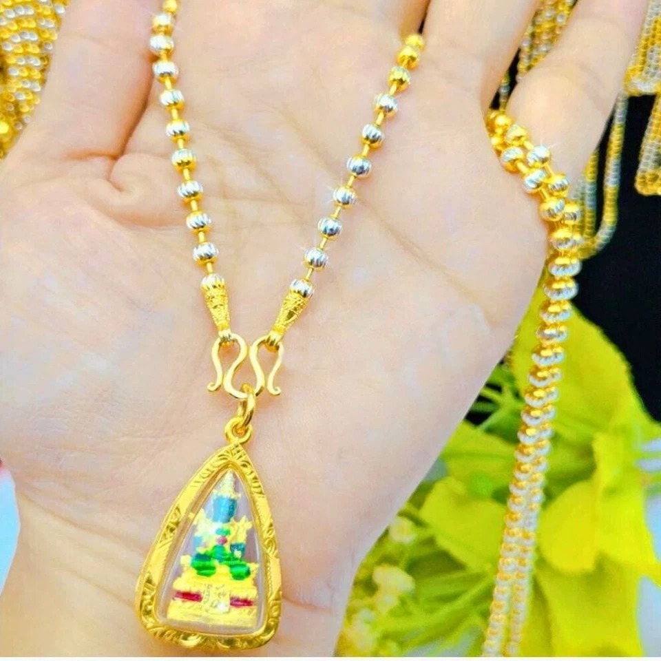 Colgante Buda Esmeralda con Cadena de Micrones de Oro Tailandés Wat Phra Kaew Templo Amuleto Foto 2 de 4