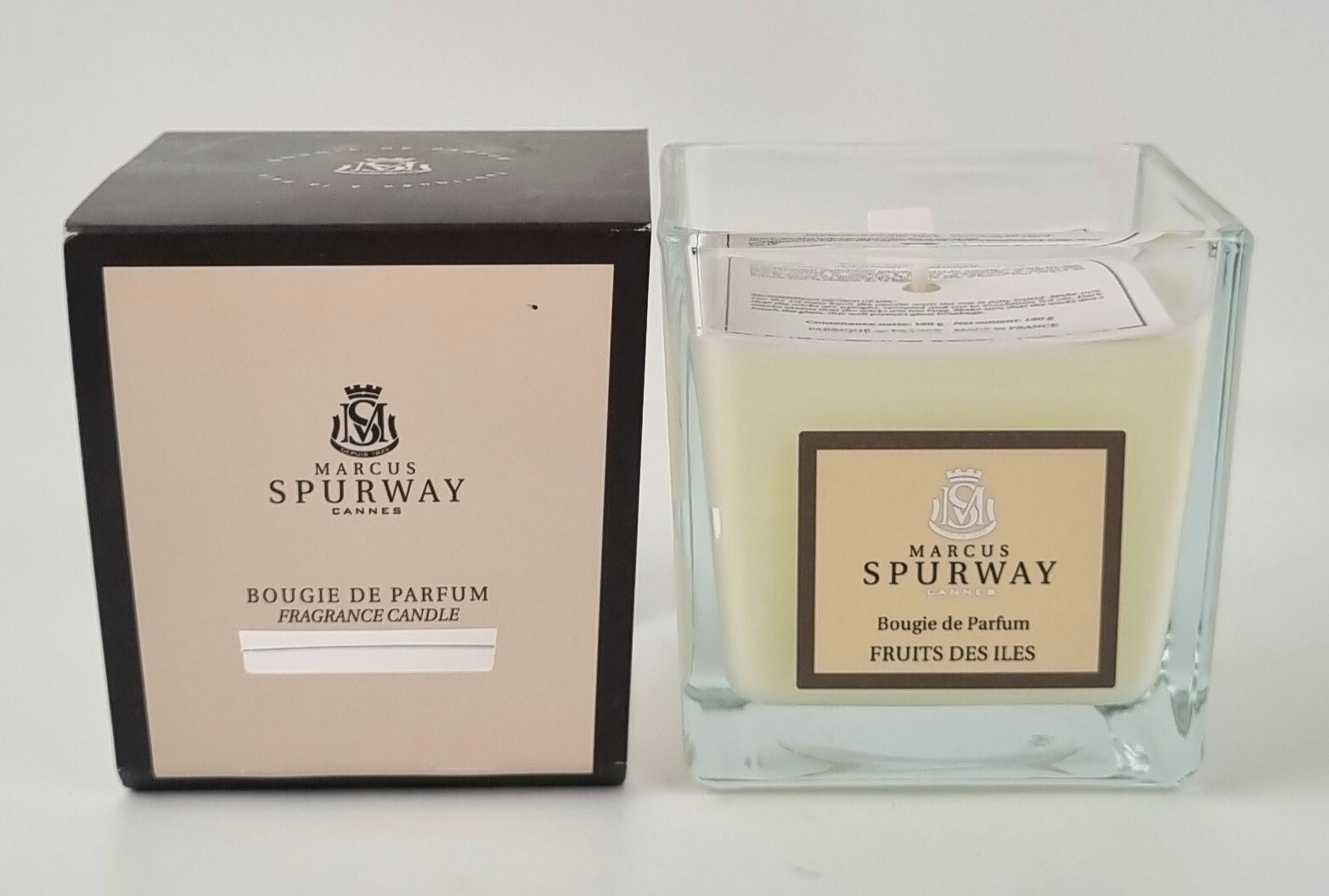 Bougie Parfumée Fruits des Iles pour un rituel bien-être tropical de 180g dans votre salon