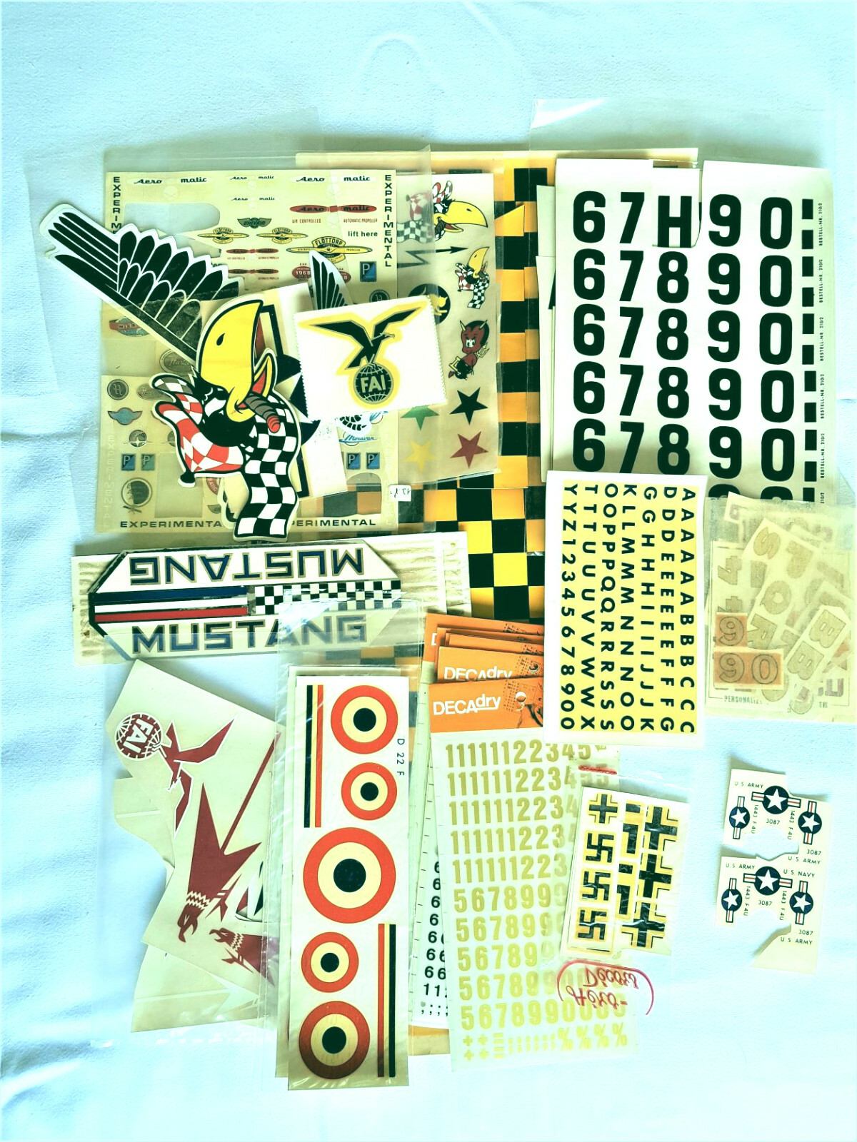 Lot de décalcomanies vintage et solarfilm de modélisme pour maquette