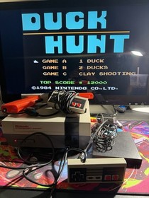 Nintendo NES Console Bundle Super Mario Bros Duck Hunt Zapper Controller Tested
