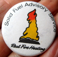 COAL BOARD VINTAGE 1970-80S SOLID FUEL REAL FIRE promotional 38mm pin BADGE
