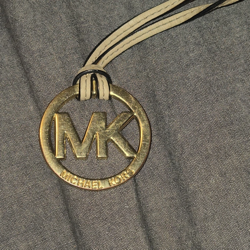 Michael Kors Llavero Etiqueta Colgante Llavero Dije Tono Dorado Bronceado Correa Lazo Foto 2 de 3