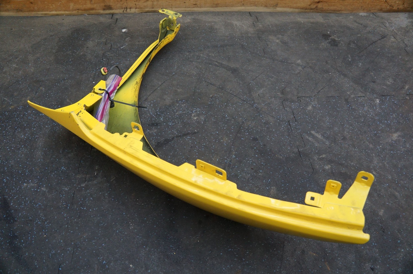Right Passenger Side Fender Panel Yellow (DS4305) 83849411 Ferrari 458 Challenge