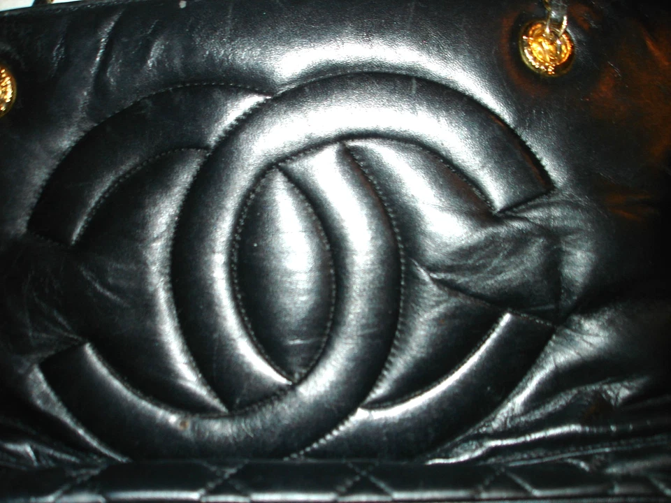 CHANEL CAVIAR QUILTED CC LARGE SHOPPING gold Chain TOTE SHOULDER BAG BLACK - Image 4 of 4