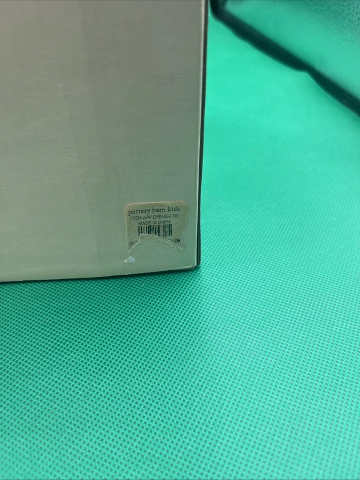 Cafetera roja Pottery Barn KIDS juguete nueva en caja Foto 3 de 4