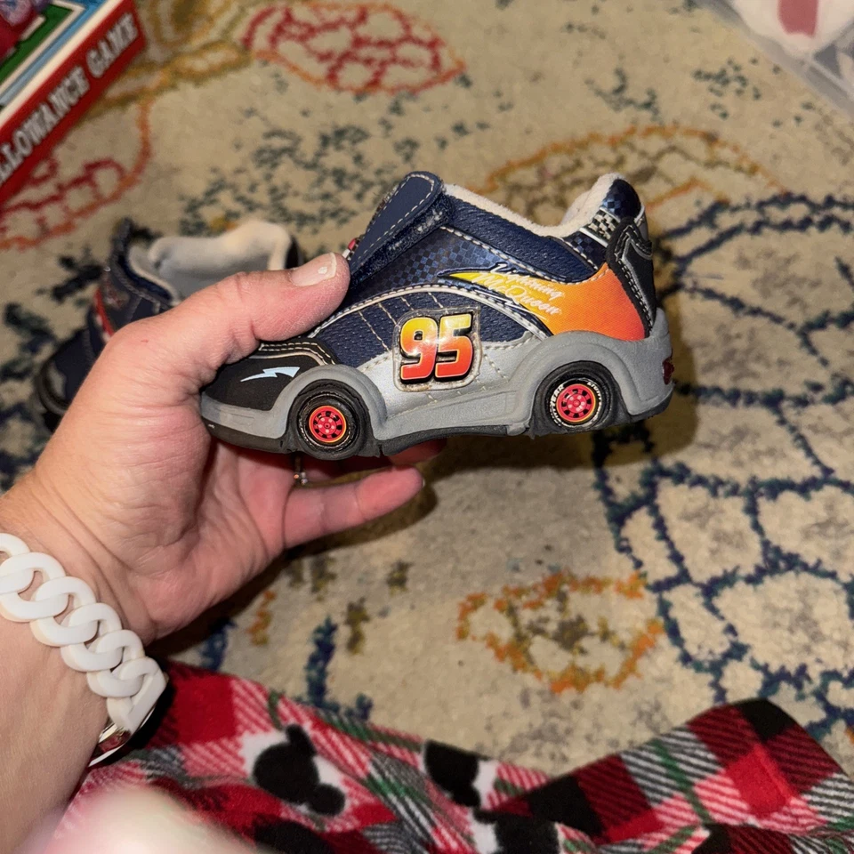 Tênis Disney Pixar Cars Lightening McQueen tamanho 5,5 infantil - Imagem 4 de 4