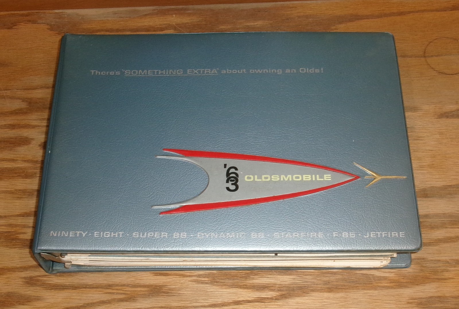 Original 1963 Oldsmobile Color & Fabric Selector Dealer Showroom Album 63