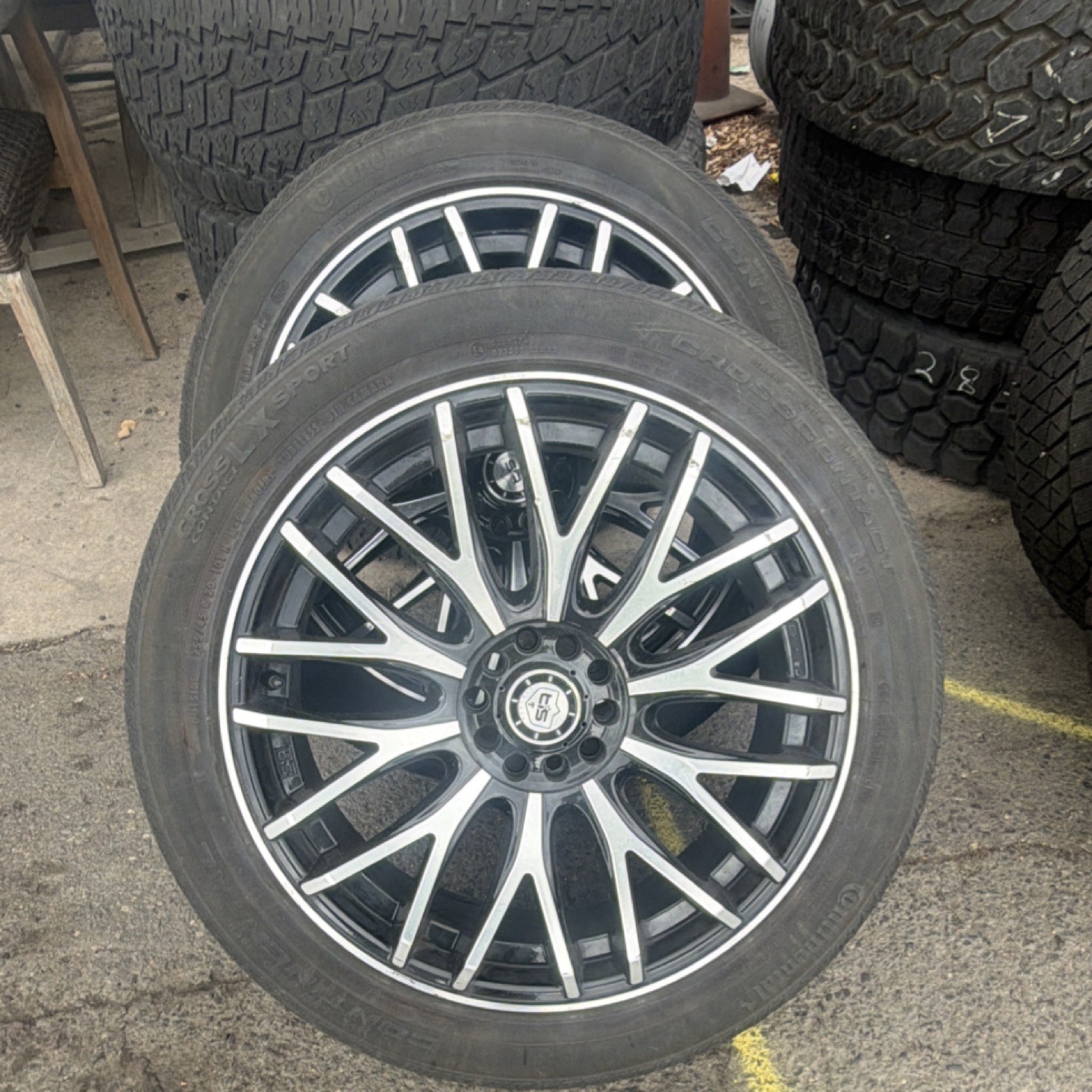 McLaren 720s Forge Line track wheels with Toyo R888R tires