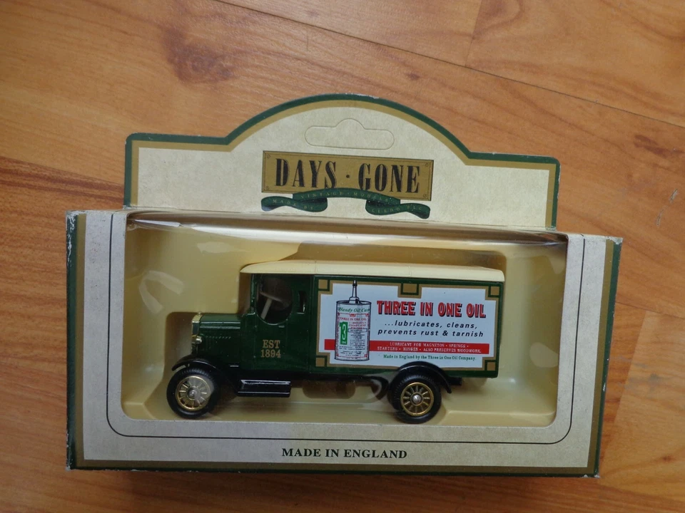 Lledo Days Gone Klassischer 1931 Morris Van „Three In One Oil“ Ref 43022 (1:76) - Bild 1 von 1