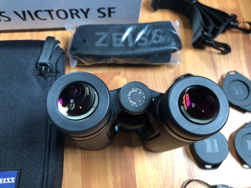 Zeiss Victory SF 10 x 32 Binoculars Latest Model 523225 - New In Open Box - Picture 4 of 5