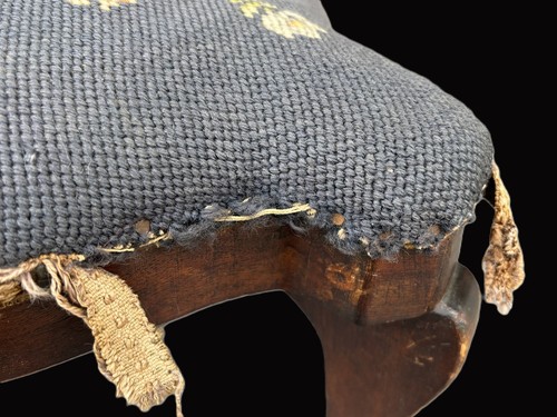 Antique Victorian Footstool, Original Needlepoint Top, Scalloped Wood Frame - Picture 15 of 17