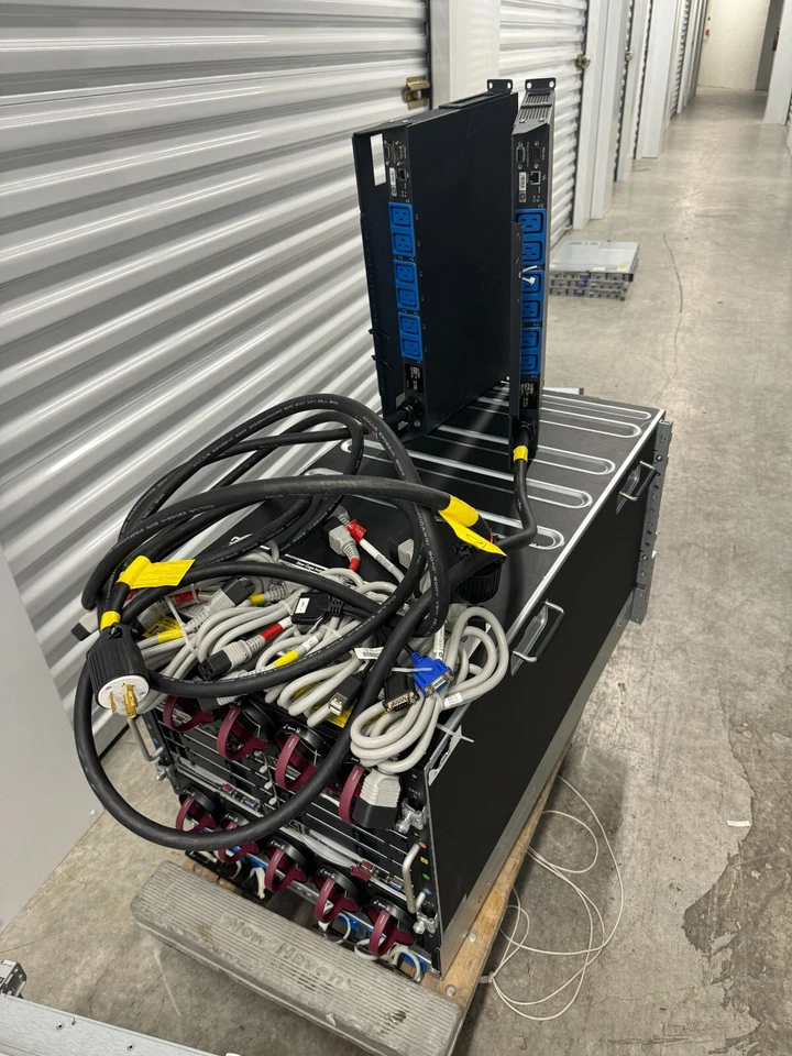 HP BladeSystem C7000 681844-B21 w/ 16* ProLiant BL460c Gen 9 Blades (SEE DESC) - Image 4 of 4