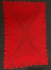 CENTRO FILET DI COLORE ROSSO FATTO A MANO