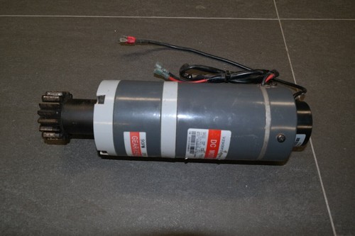 Ricambi carrello elevatore motore sterzo VZ90DP24200-32S DC MOTOR VZ90DP24200-32S/90ppm32k - Foto 1 di 8