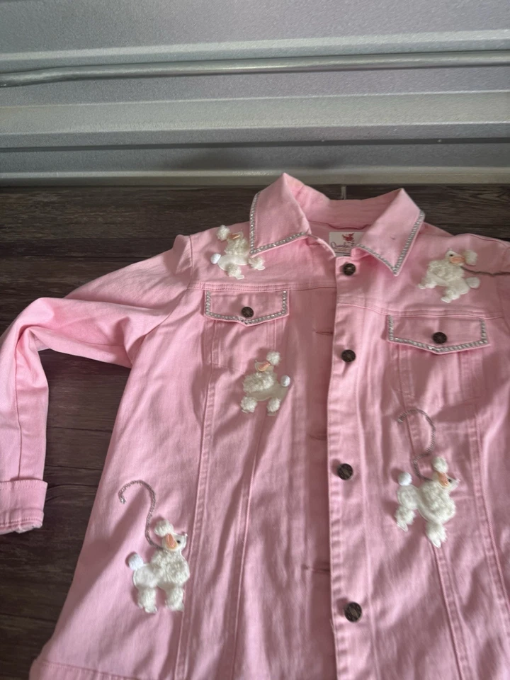 Chaqueta Quacker Factory Rosa Perro Bordada Mariposa y Floral Talla Med Foto 2 de 4