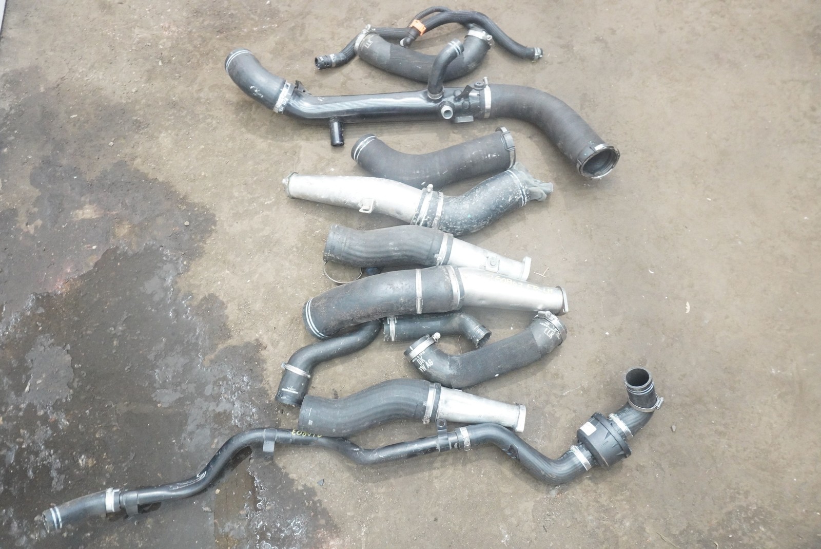 Ferrari GTC4Lusso 2018 Charge pipes Set P/N 310096