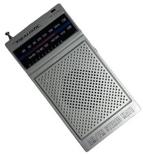 Vintage Realistic AM/FM Radio Shack Portable Radio. Works Great. Takes 2 AA