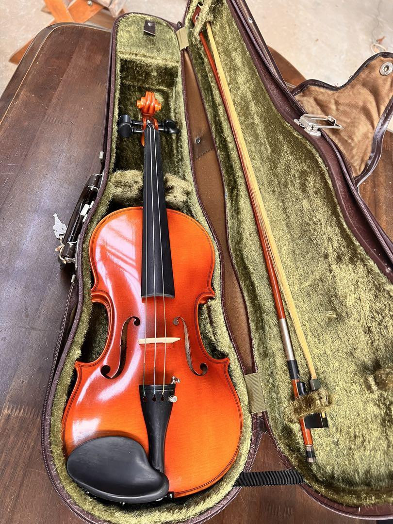 Suzuki Violin No.280 3/4 Size Used w/ Bow, Chin Rest, Hard Suzuki Violin No.280 3/4 Size Used w/ Bow, Chin Rest, Hard