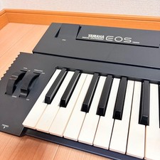 Yamaha EOS YS200 FM Synthesizer 61-Key with Original Case Tested Japan