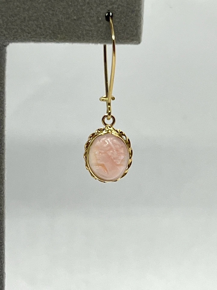 Orecchini In Oro Giallo 14kt Con Cammei In Conchiglia Rosa 10x8mm Ovali - Imagen 4 de 4
